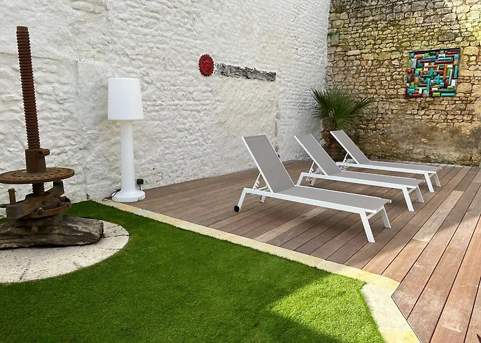 Bed and breakfast Domaine De La Gémolière 4*